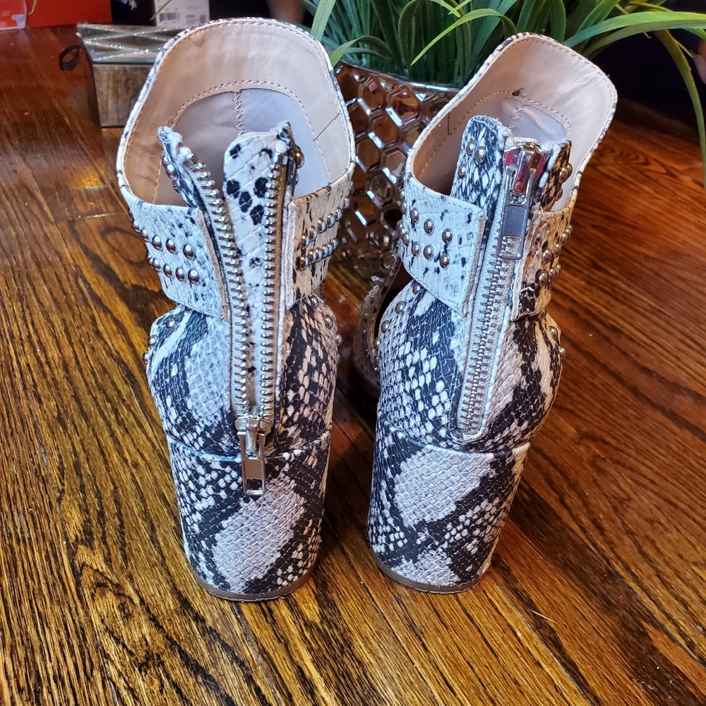 Steve Madden Justice Fashion Bootie - Picture 4 of 7